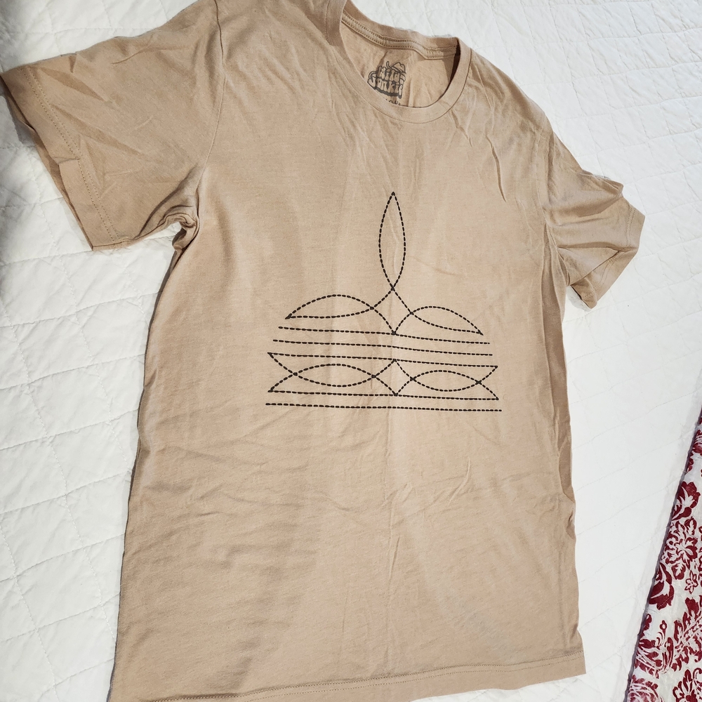 Like New! Women's Bootstitch Short Sleeve Tee, Size L